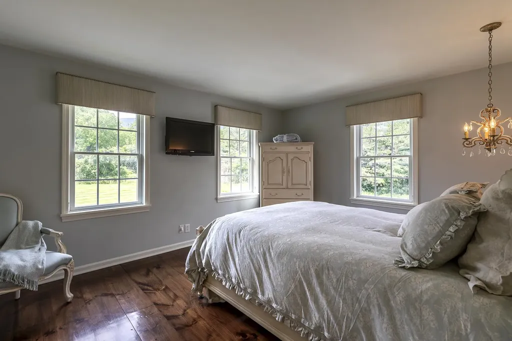 17 Farwell Lane Dorset VT 05251