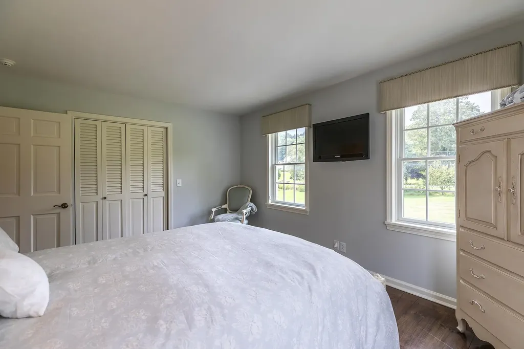 17 Farwell Lane Dorset VT 05251