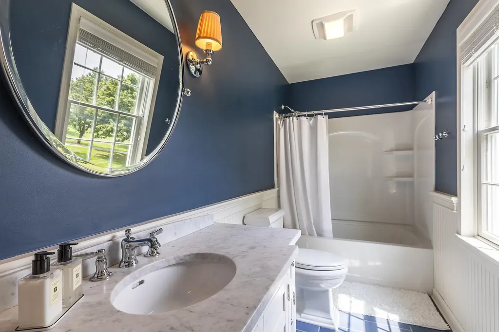 17 Farwell Lane Dorset VT 05251