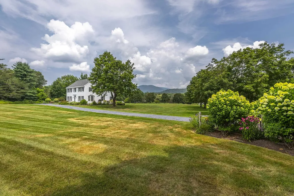 17 Farwell Lane Dorset VT 05251
