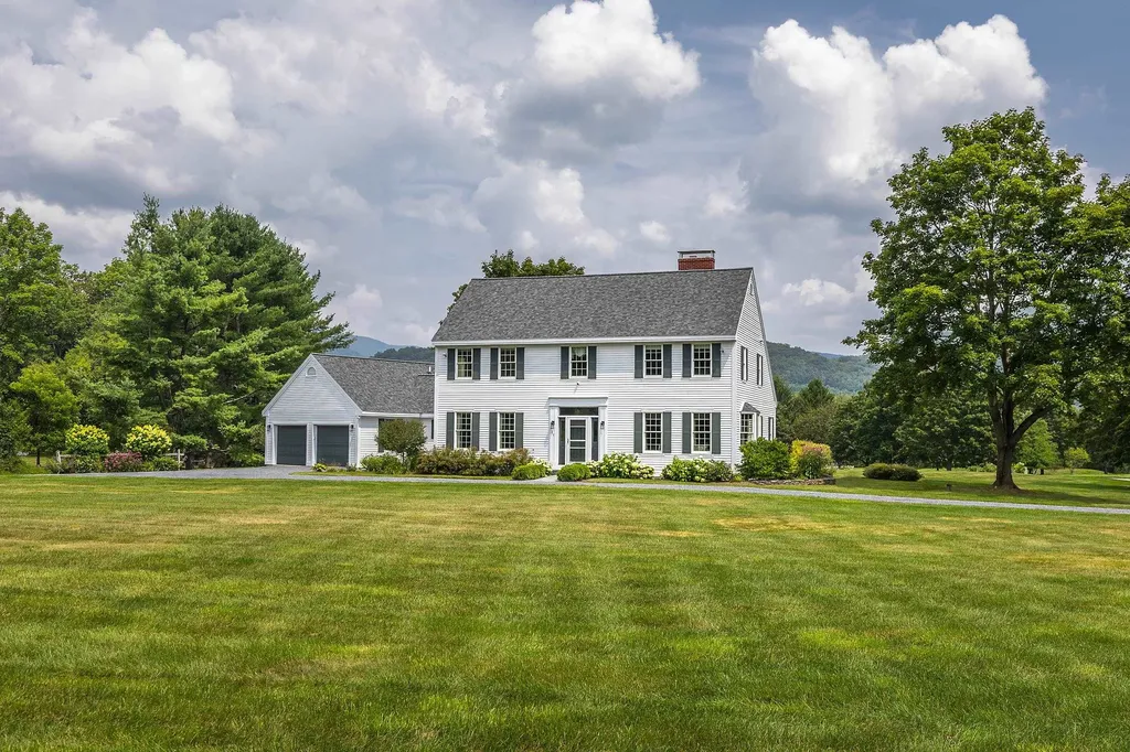 17 Farwell Lane Dorset VT 05251