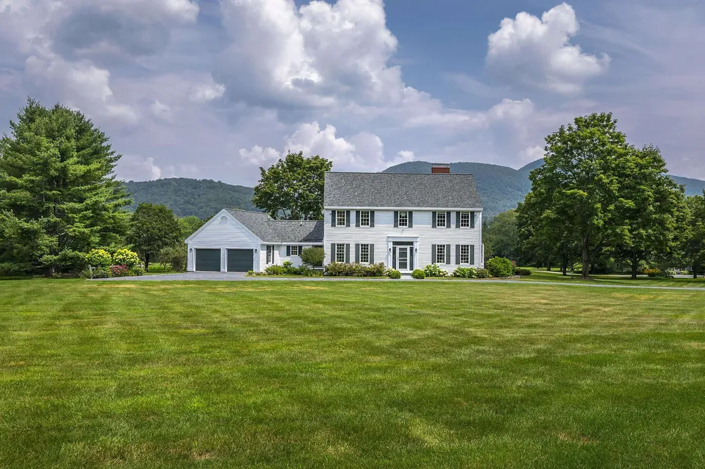 17 Farwell Lane Dorset VT 05251