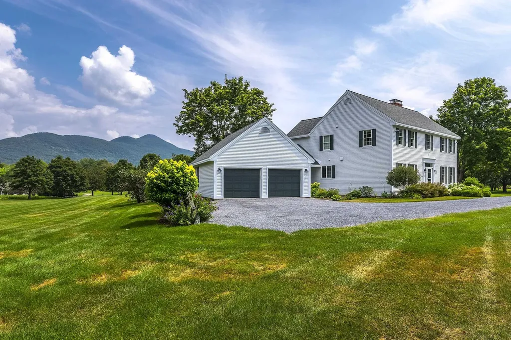 17 Farwell Lane Dorset VT 05251