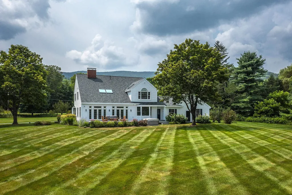 17 Farwell Lane Dorset VT 05251
