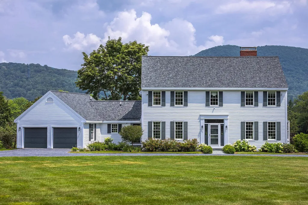 17 Farwell Lane Dorset VT 05251