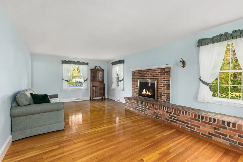 6 Toppan Road Kingston NH 03848