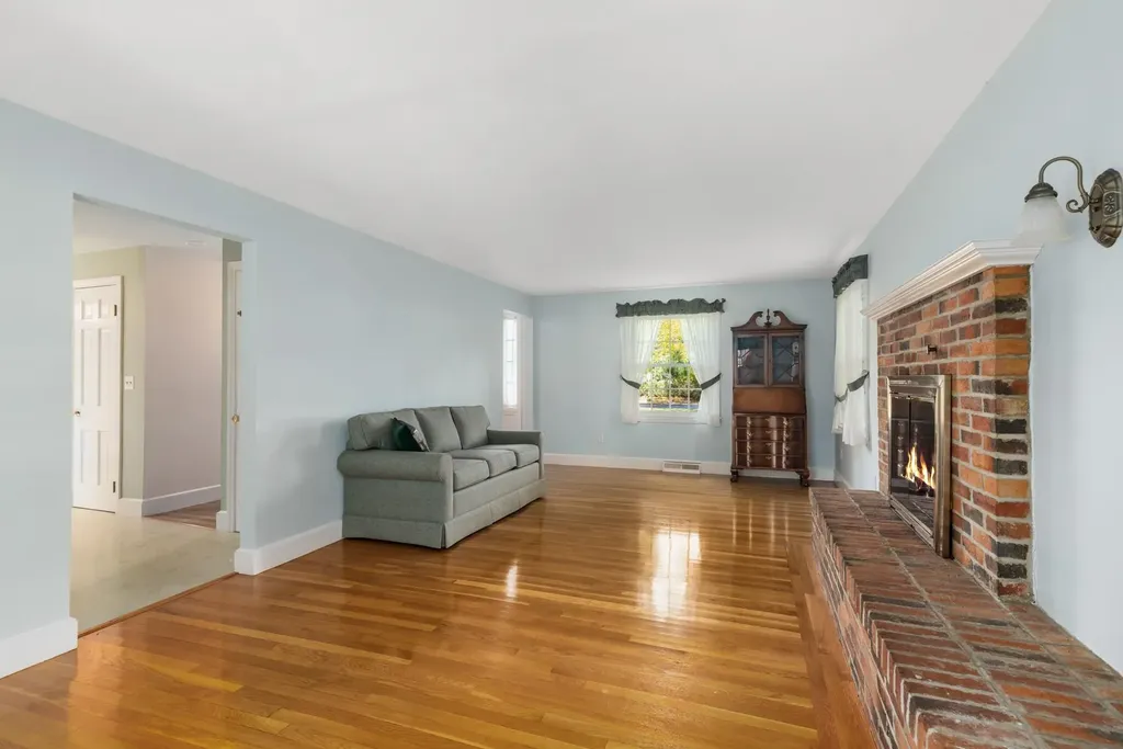 6 Toppan Road Kingston NH 03848