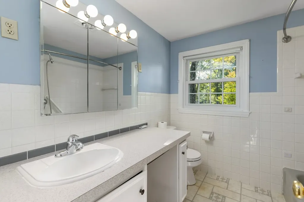 6 Toppan Road Kingston NH 03848