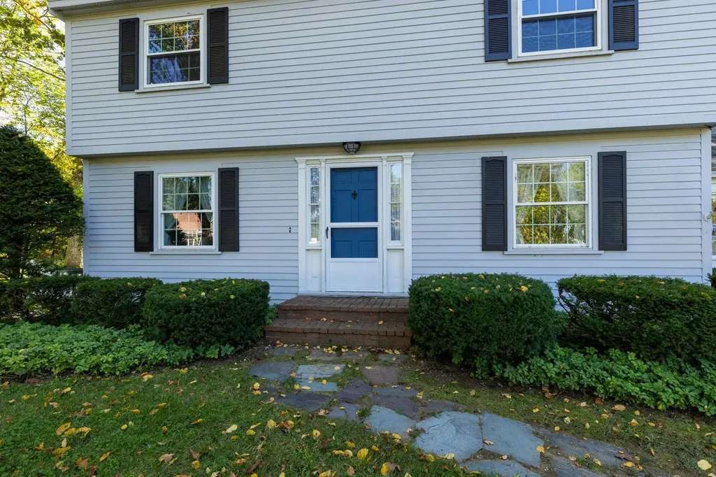 6 Toppan Road Kingston NH 03848