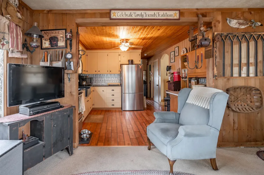 131 Calef Road Manchester NH 03102