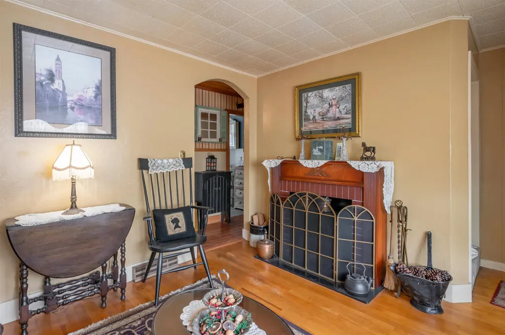 131 Calef Road Manchester NH 03102