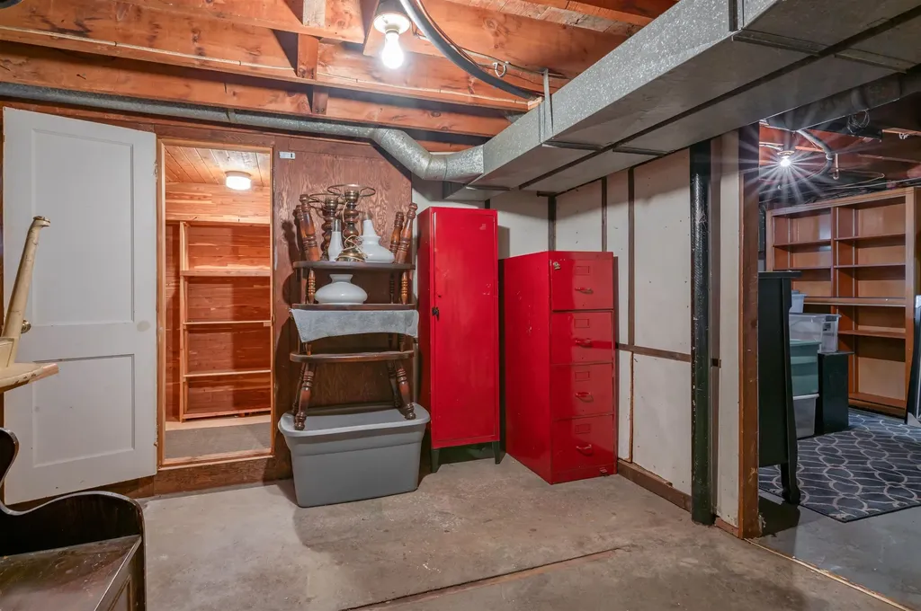 131 Calef Road Manchester NH 03102