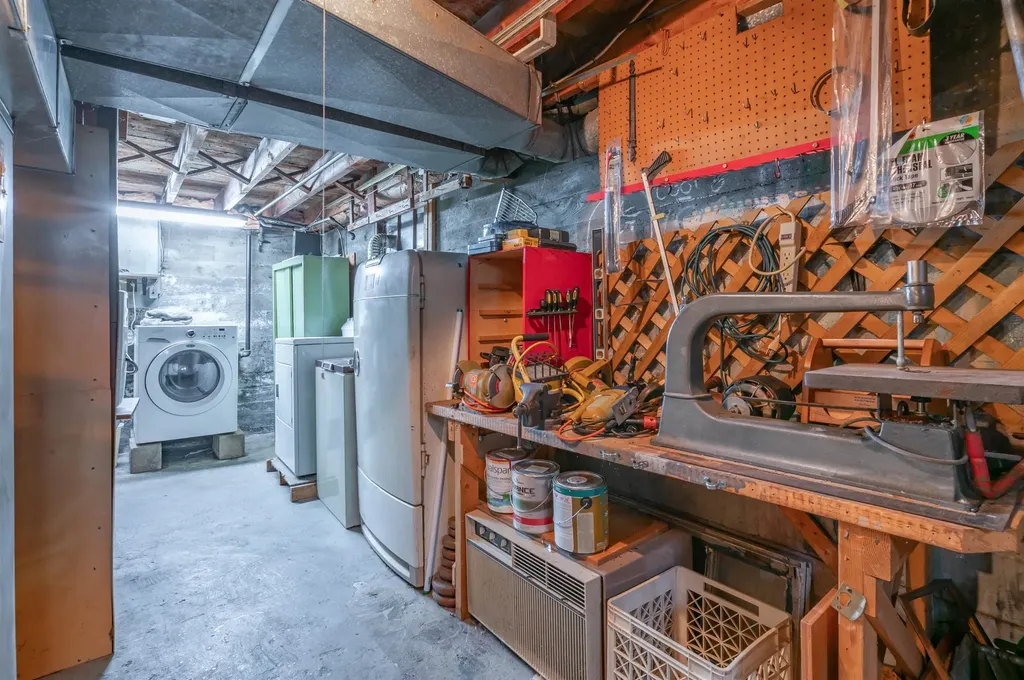 131 Calef Road Manchester NH 03102