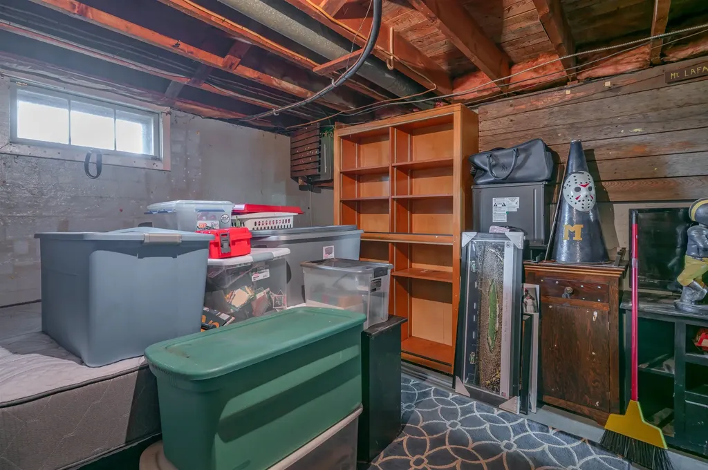 131 Calef Road Manchester NH 03102