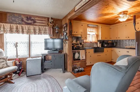 131 Calef Road Manchester NH 03102