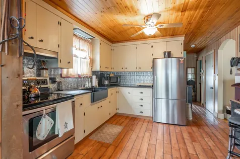 131 Calef Road Manchester NH 03102