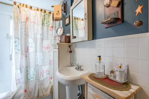 131 Calef Road Manchester NH 03102