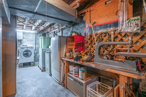 131 Calef Road Manchester NH 03102