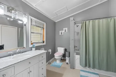 3 Duval Street South Burlington VT 05403