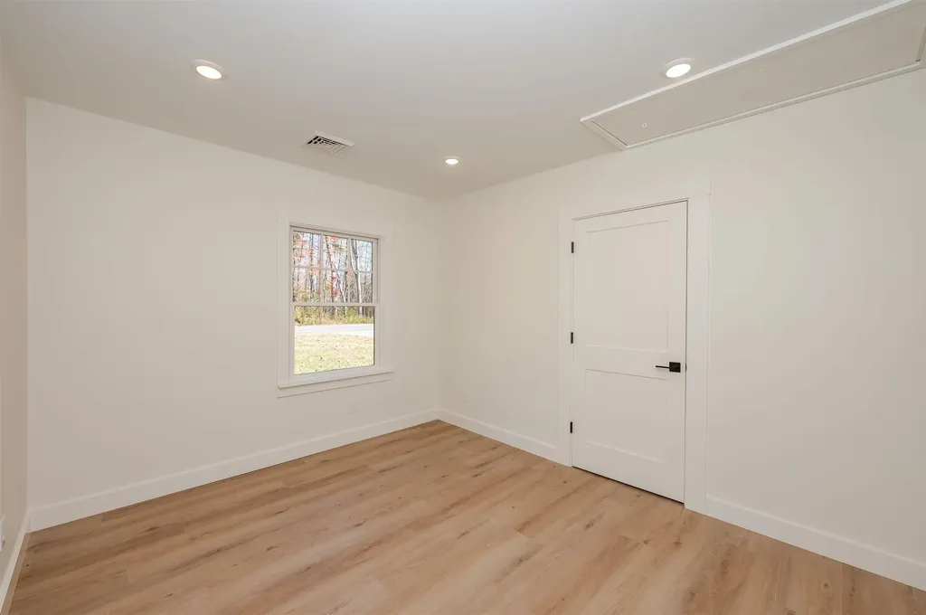 93 Lebanon Road North Berwick ME 03906