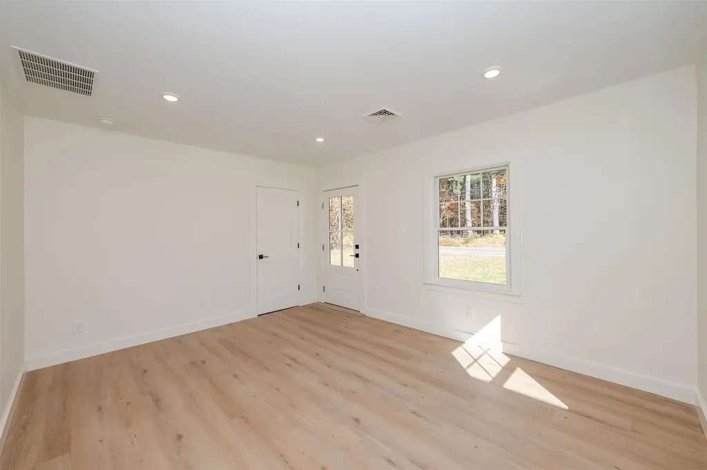 93 Lebanon Road North Berwick ME 03906