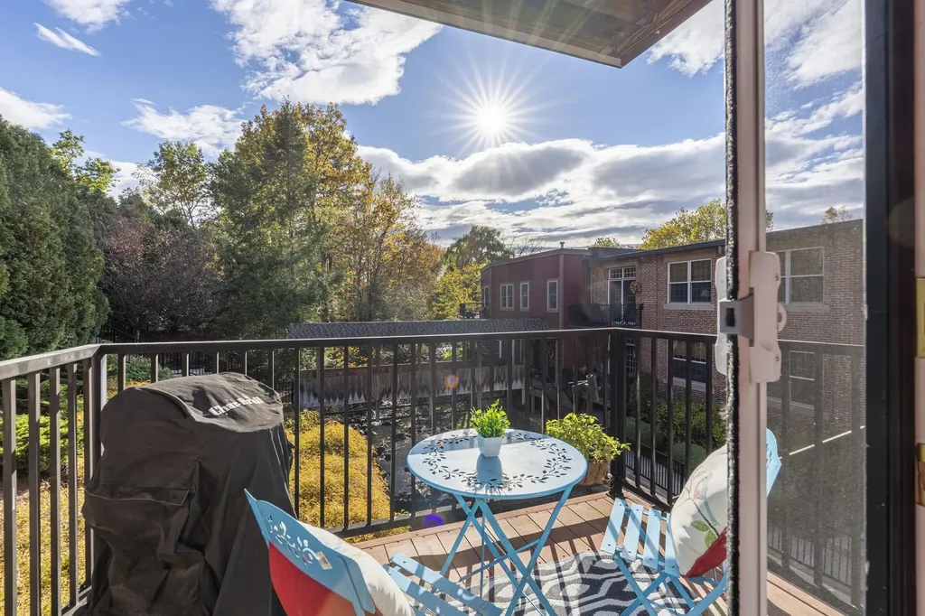 7 Chester Road Derry NH 03038