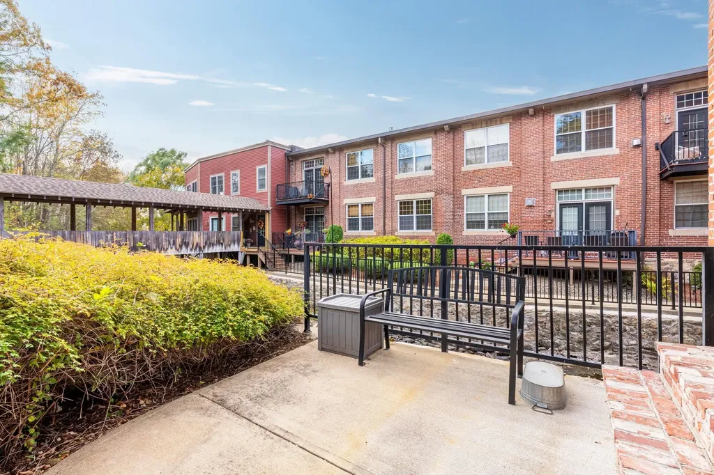 7 Chester Road Derry NH 03038