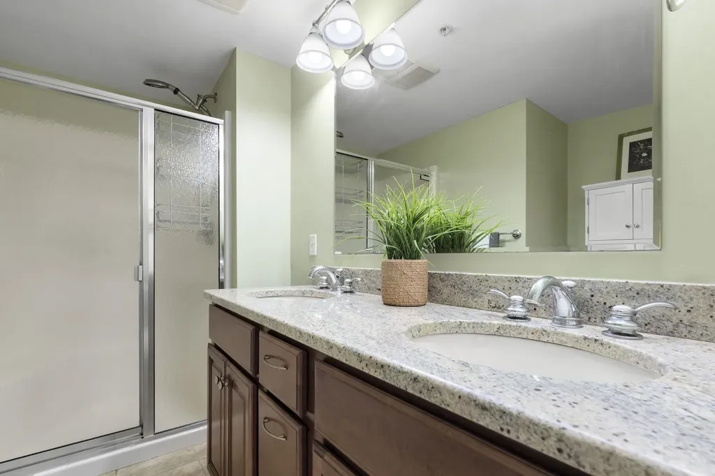 7 Chester Road Derry NH 03038