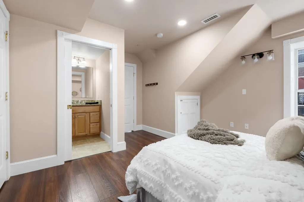 7 Chester Road Derry NH 03038