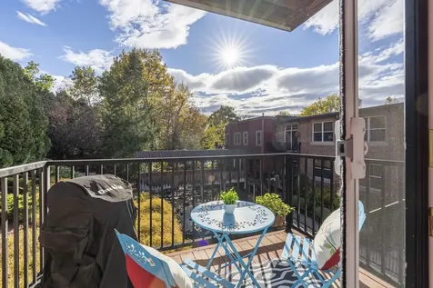 7 Chester Road Derry NH 03038