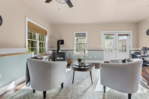 7 Chester Road Derry NH 03038