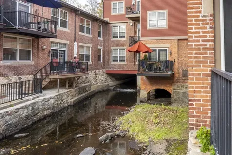 7 Chester Road Derry NH 03038