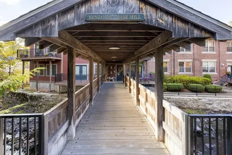 7 Chester Road Derry NH 03038