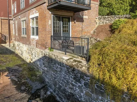 7 Chester Road Derry NH 03038