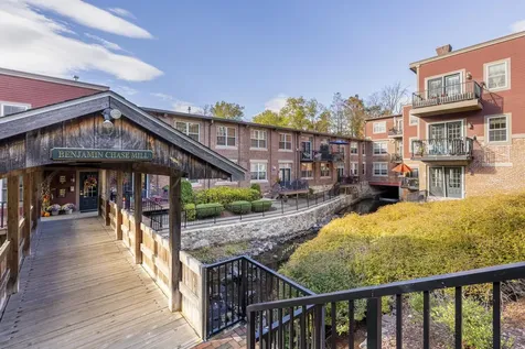 7 Chester Road Derry NH 03038