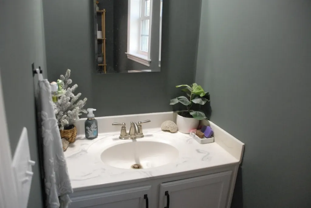 526 Salisbury Road Franklin NH 03235