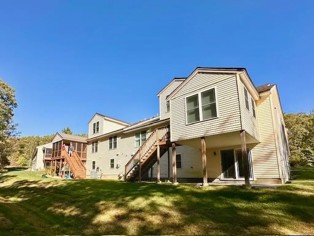 4L Indian Hill Road Derry NH 03038