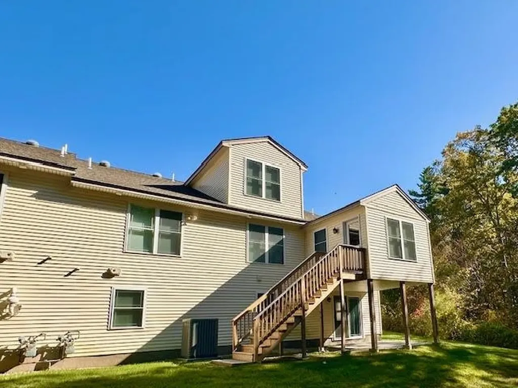 4L Indian Hill Road Derry NH 03038