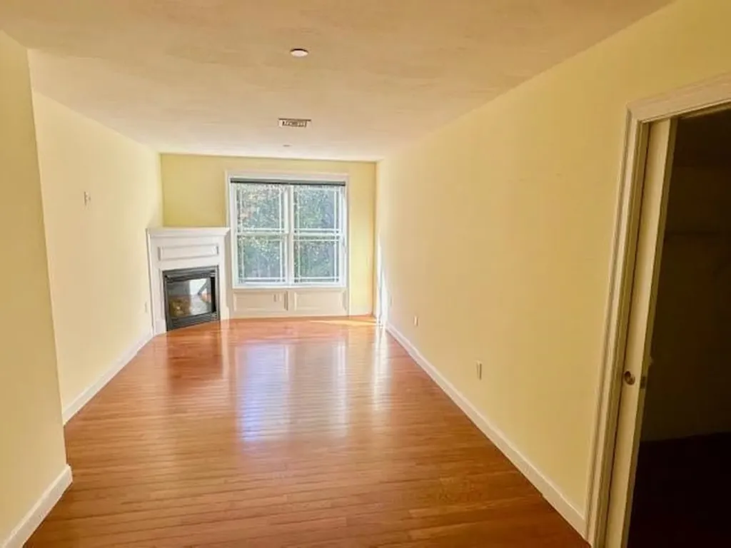 4L Indian Hill Road Derry NH 03038