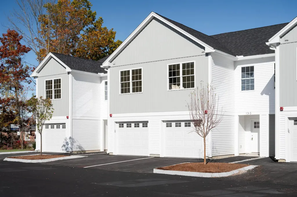 13 Suffolk Drive Concord NH 03303