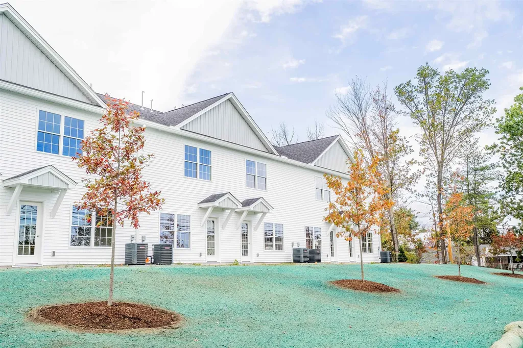 13 Suffolk Drive Concord NH 03303