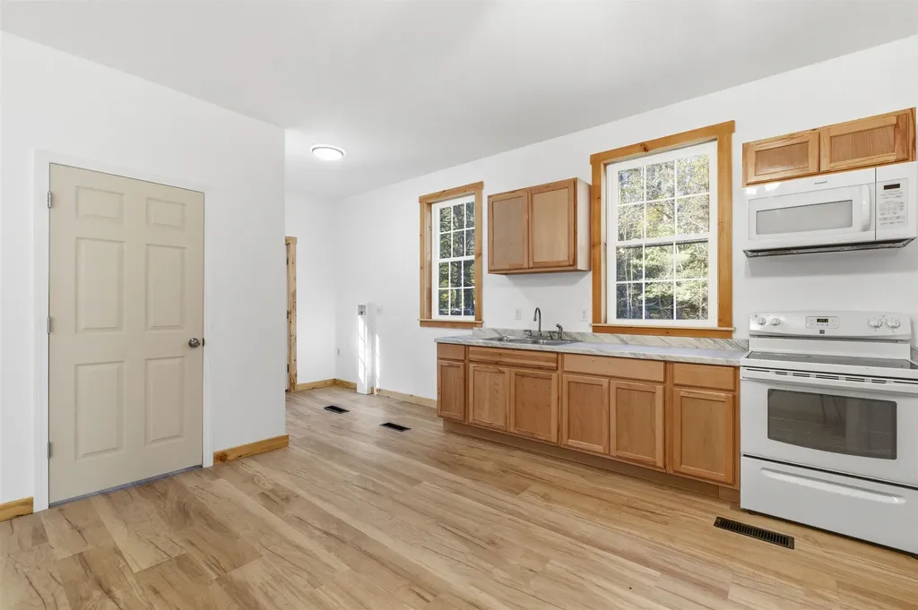 613 New Hampshire Route 118 Canaan NH 03741