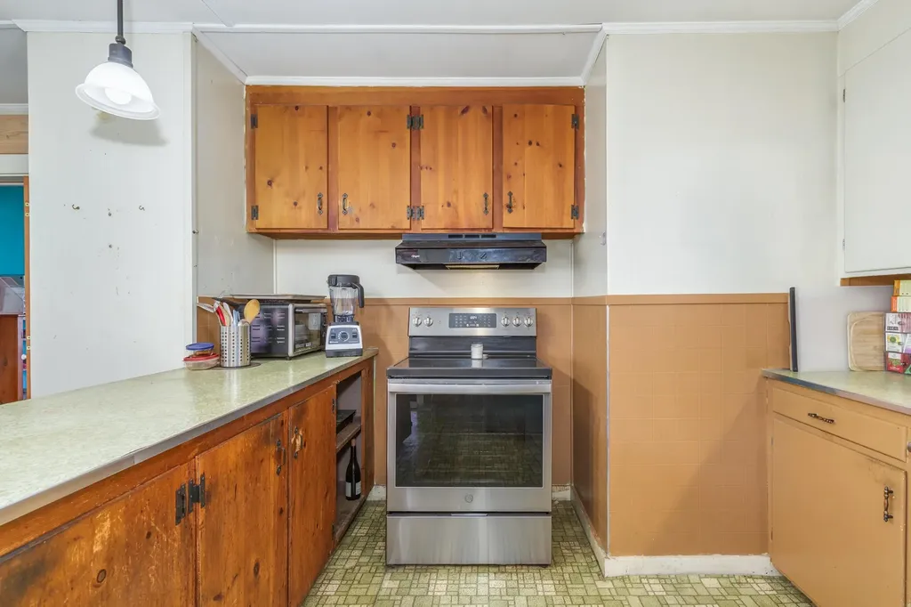 13 Ellsworth Street Concord NH 03301