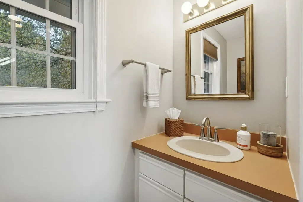 25 Atherton Lane Amherst NH 03031