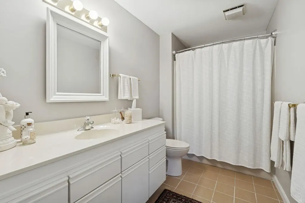 25 Atherton Lane Amherst NH 03031