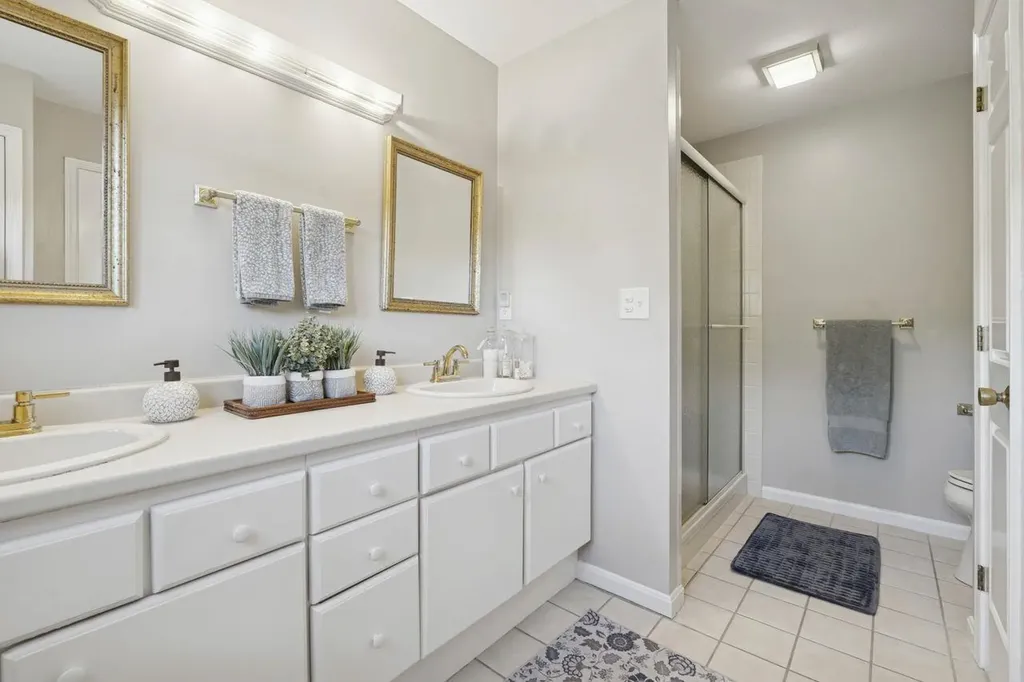 25 Atherton Lane Amherst NH 03031