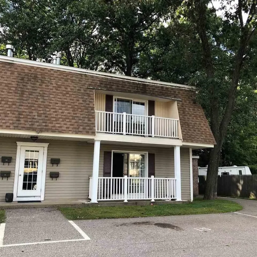 4 Deer Street Tilton NH 03276