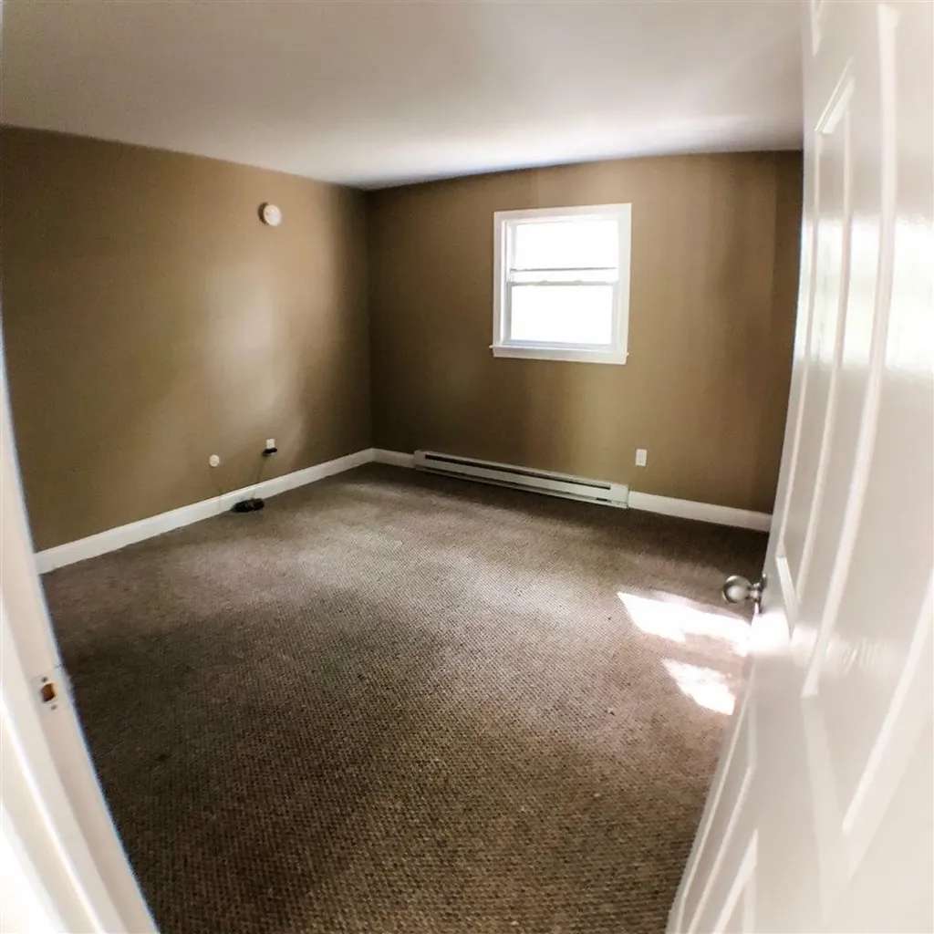 4 Deer Street Tilton NH 03276