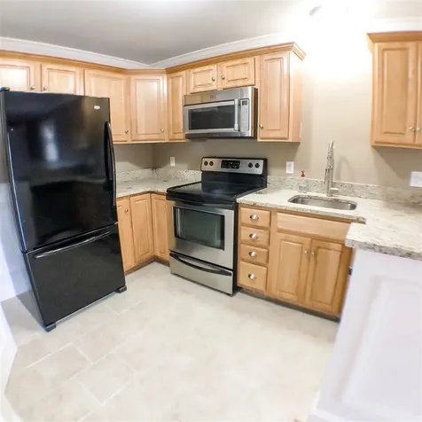 4 Deer Street Tilton NH 03276