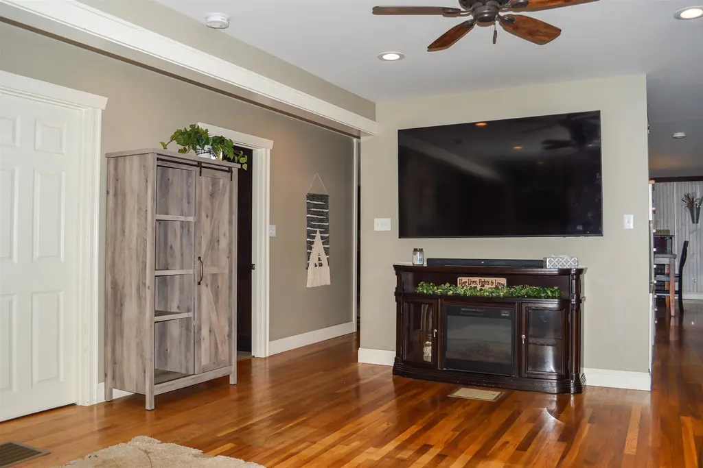 16 Vilas Road Alstead NH 03602